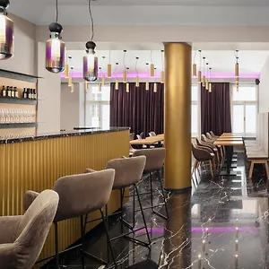 **** Hotel Moods Charles Bridge Czechy